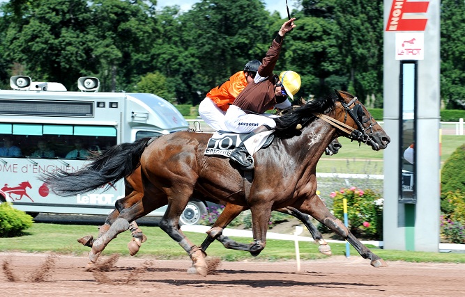 image Roi du Lupin vainc dans le Prix de Londres